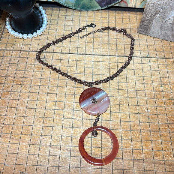 Carnelian Donut 4.25” Dangle Pendant Necklace 18”L Coppery Twisting Link Chain - Picture 5 of 8
